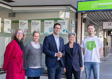 Labor pledges to open a South Melbourne Headspace facility