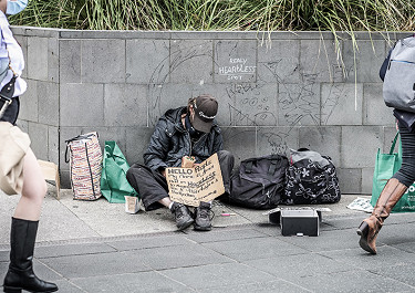 “Professional beggars” target the city, but police focus on those genuinely experiencing homelessness